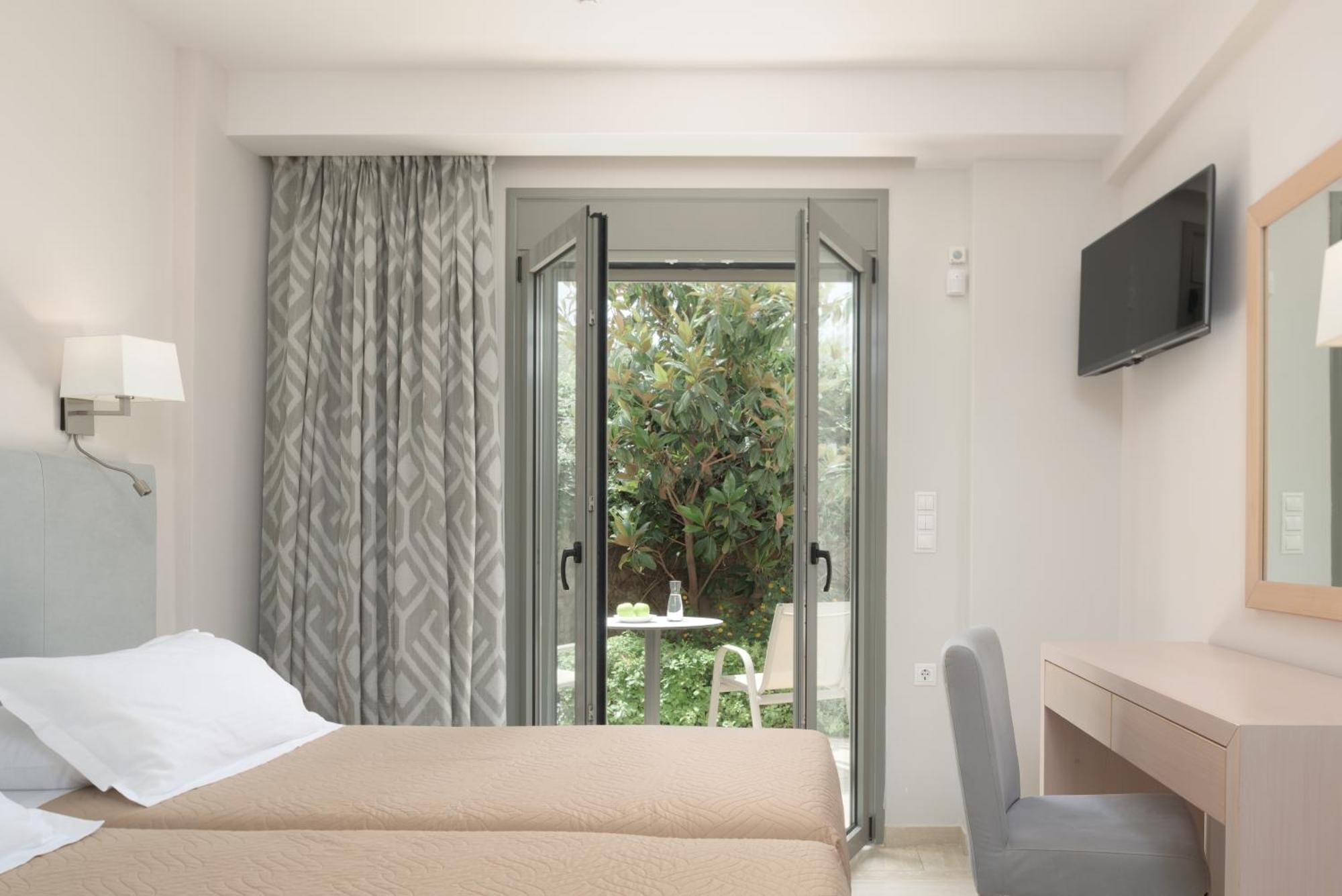 Eco Villa, A Perfect Escape Close To The Beach, By Thinkvilla Maroulas Экстерьер фото