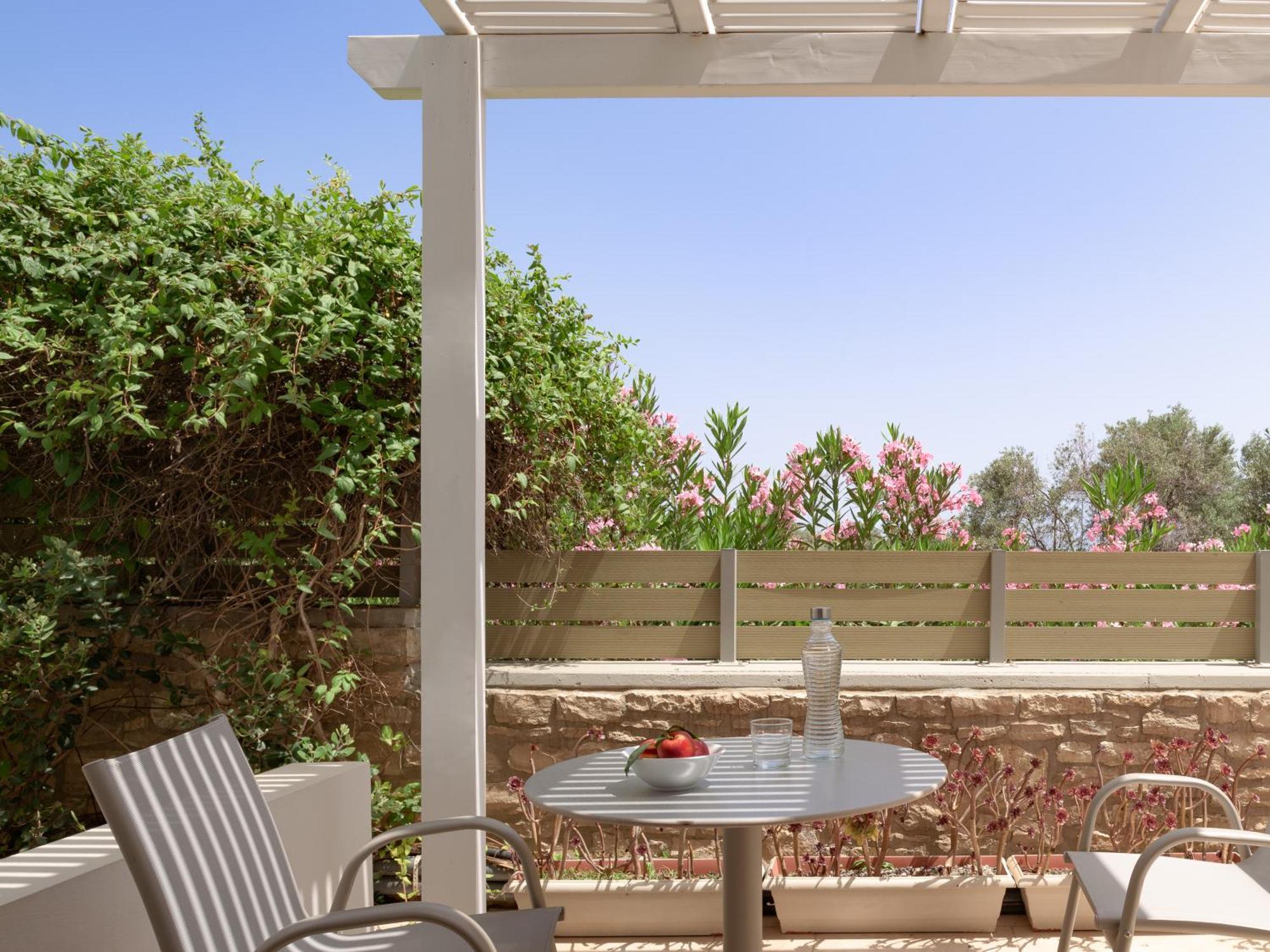 Eco Villa, A Perfect Escape Close To The Beach, By Thinkvilla Maroulas Экстерьер фото
